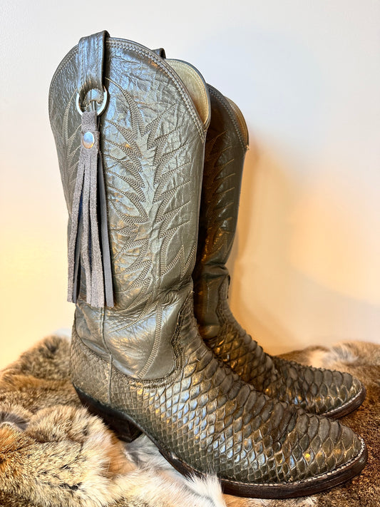 GREY SNAKESKIN COWGIRL BOOTS